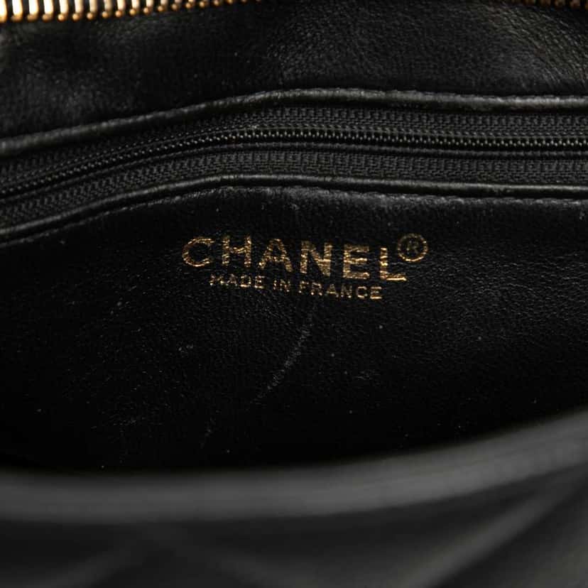 Chanel Caviar Medallion Tote Black Leather Good condition - Box View