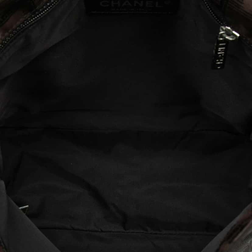 Chanel New Travel Line Nylon Messenger Bag Brown Good condition - Model View