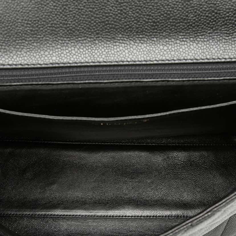 Chanel CC Quilted Caviar Kelly Top Handle Bag Black Leather Good condition - Model View