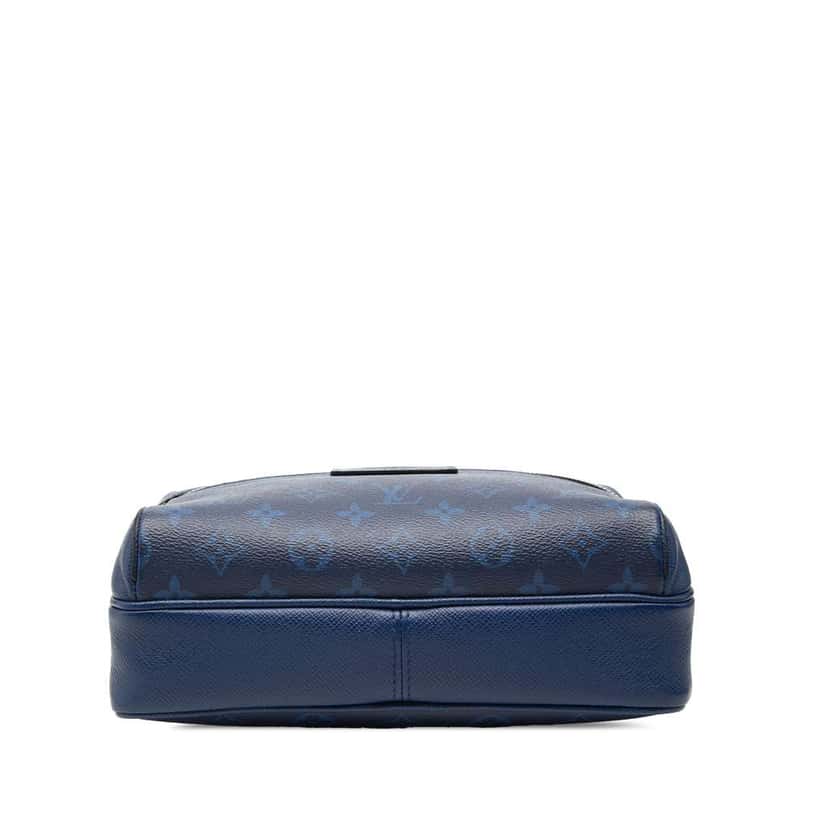 Louis Vuitton Monogram Taigarama Outdoor Messenger Blue Leather Good condition - Inside View