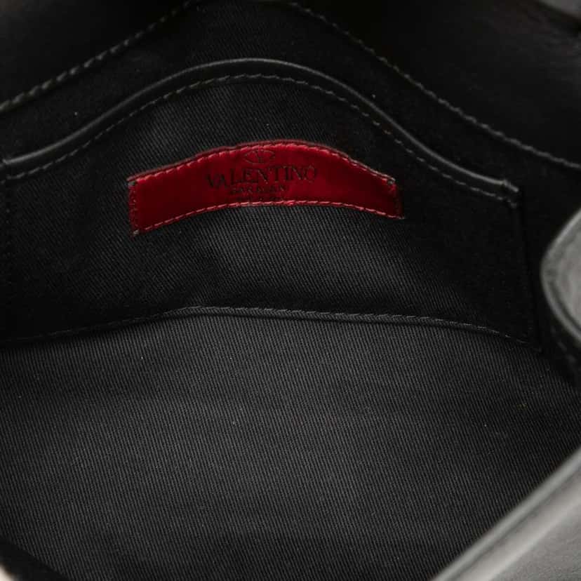 Valentino Small Leather Rockstud Flap Crossbody Black Leather Good condition - Model View