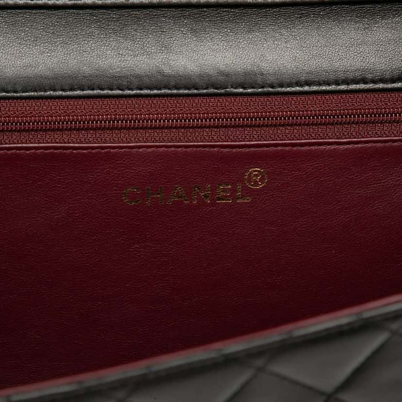 Chanel Medium CC Quilted Lambskin Single Flap Black Leather Good condition - Box View