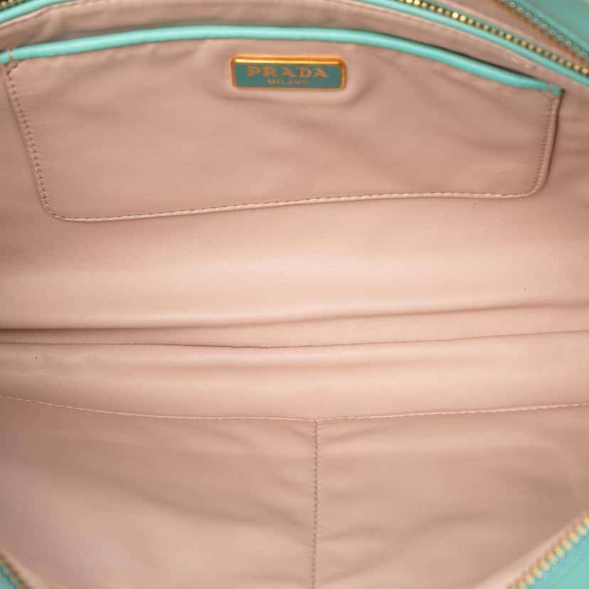 Prada Nappa Dice Clutch Green Leather Good condition - Model View