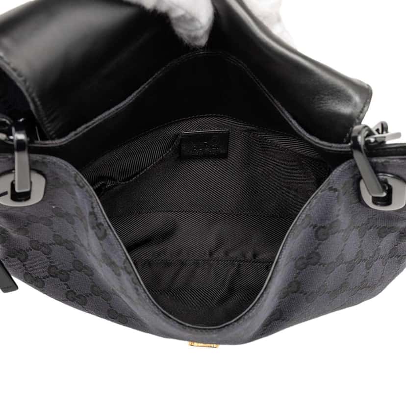 Gucci GG Canvas Resin Chain Flap Shoulder Bag Black Canvas Good condition - Model View