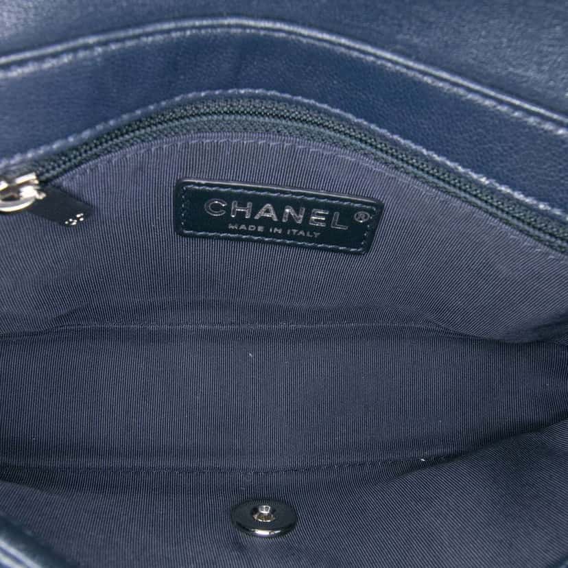 Chanel Small Quilted Sheepskin Mademoiselle Vintage Flap Blue Leather Good condition - Model View
