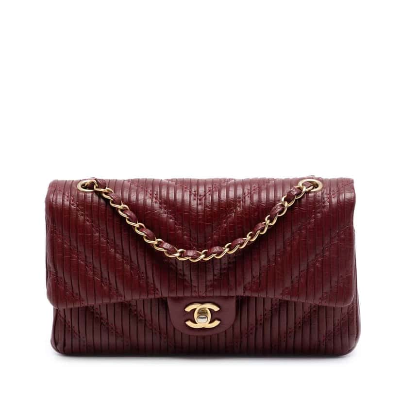 Chanel Medium Classic Chevron Calfskin Pleated Double Flap Red Leather Good condition - Front View