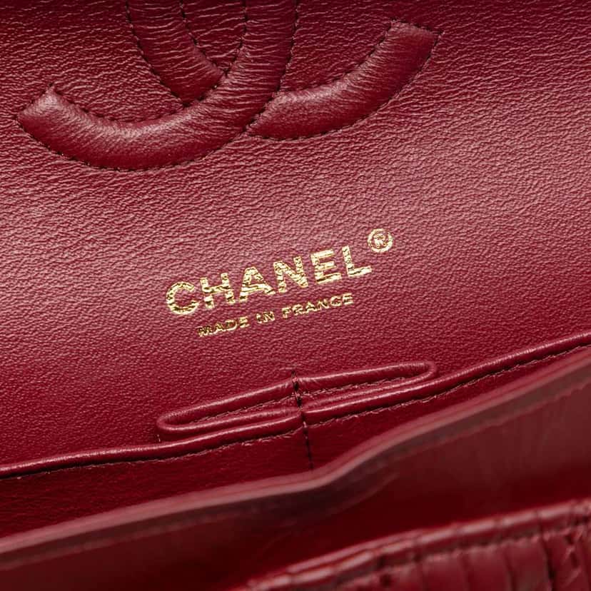 Chanel Medium Classic Chevron Calfskin Pleated Double Flap Red Leather Good condition - Box View