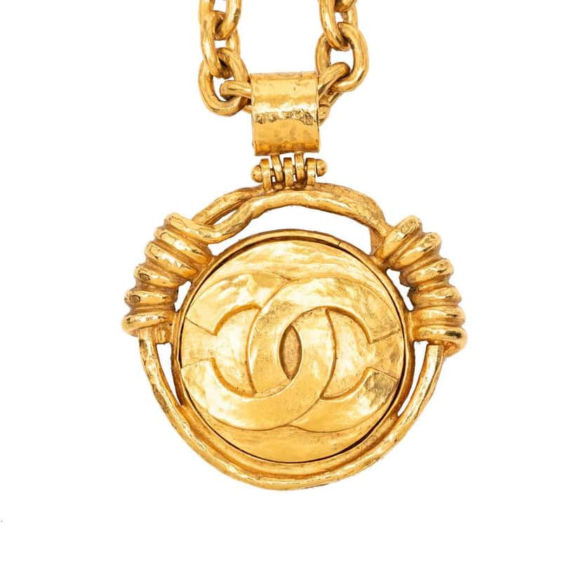 Chanel CC Gold Plated Round Mirror Pendant Necklace Gold Metal Good condition - Front View