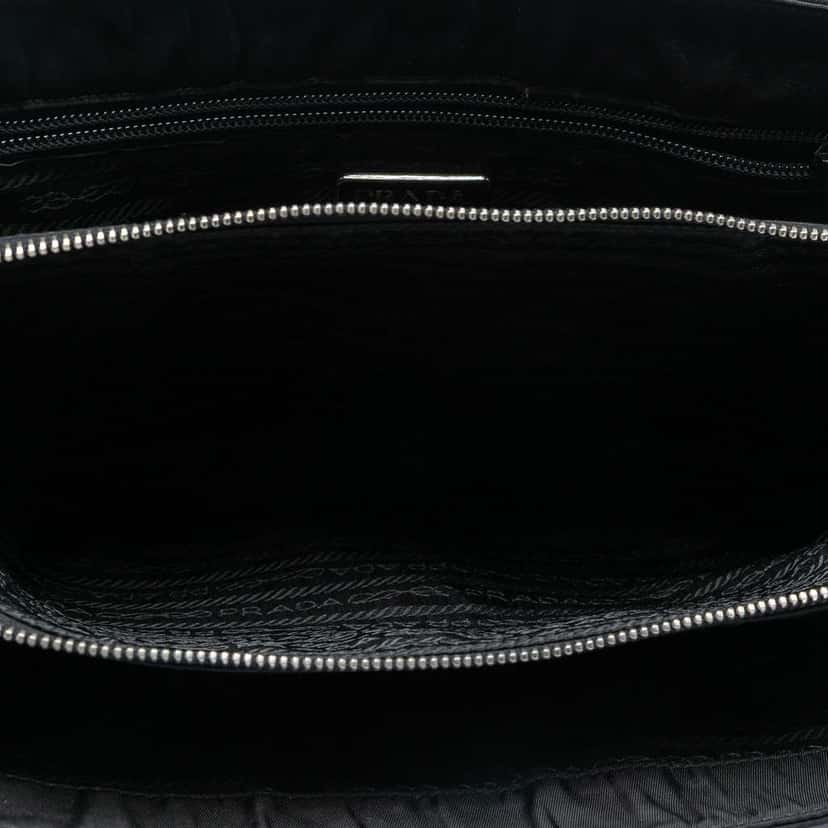 Prada Tessuto Flap Shoulder Bag Black Good condition - Model View