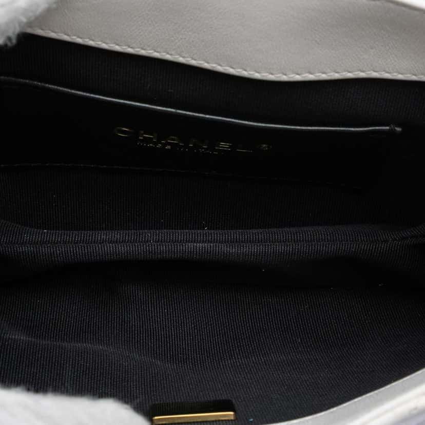 Chanel Small Quilted Lambskin Giant CC Chain Compartment Messenger Bag White Leather Very good condition - Model View