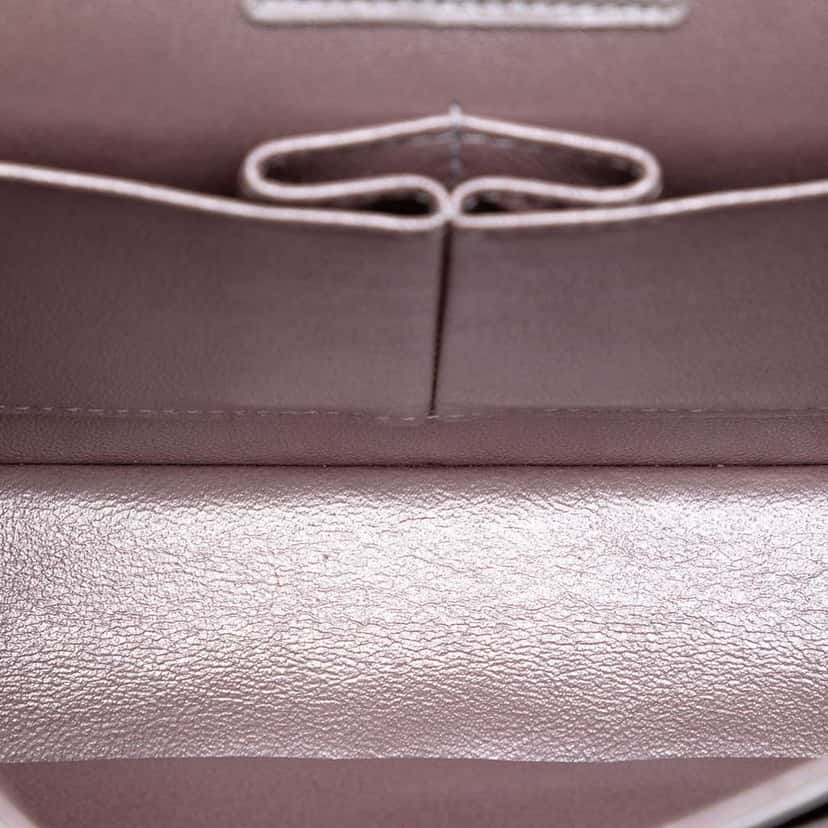 Chanel Medium Classic Metallic Lambskin Double Flap Grey Leather Very good condition - Model View