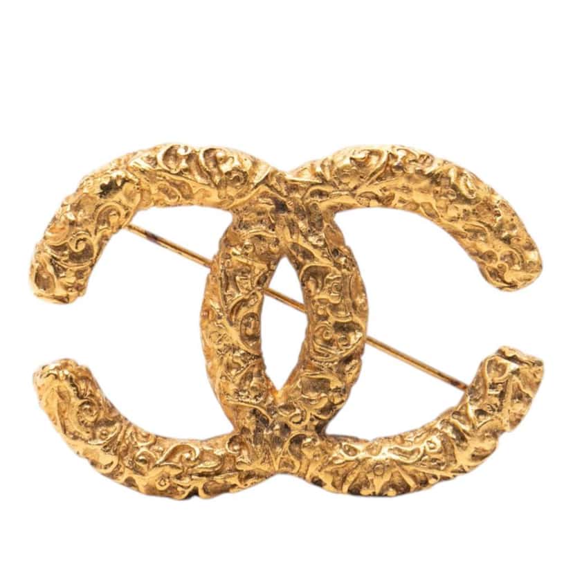Chanel CC Gold Plated Embossed Logo Brooch Gold Metal Very good condition - Front View