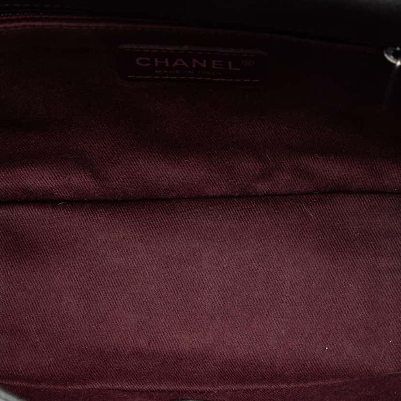 Chanel Small Quilted Calfskin CC Enchained Accordion Flap Grey Leather Very good condition - Model View