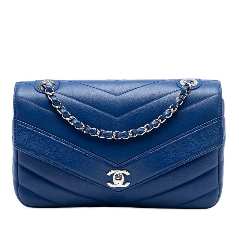 Chanel Medium Chevron Caviar Data Center Envelope Flap Blue Leather Very good condition - Front View
