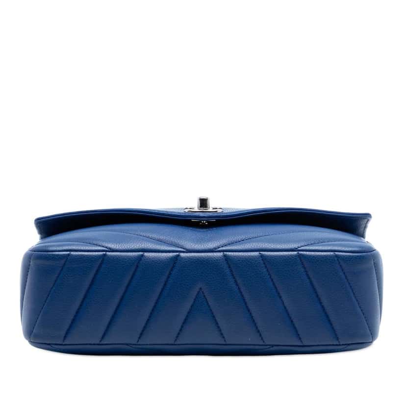 Chanel Medium Chevron Caviar Data Center Envelope Flap Blue Leather Very good condition - Inside View