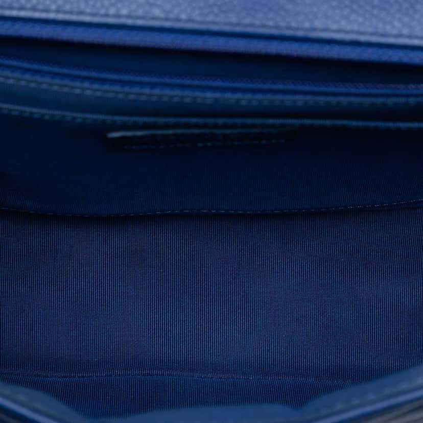 Chanel Medium Chevron Caviar Data Center Envelope Flap Blue Leather Very good condition - Model View