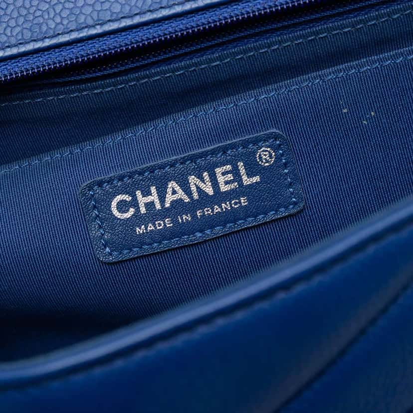 Chanel Medium Chevron Caviar Data Center Envelope Flap Blue Leather Very good condition - Box View