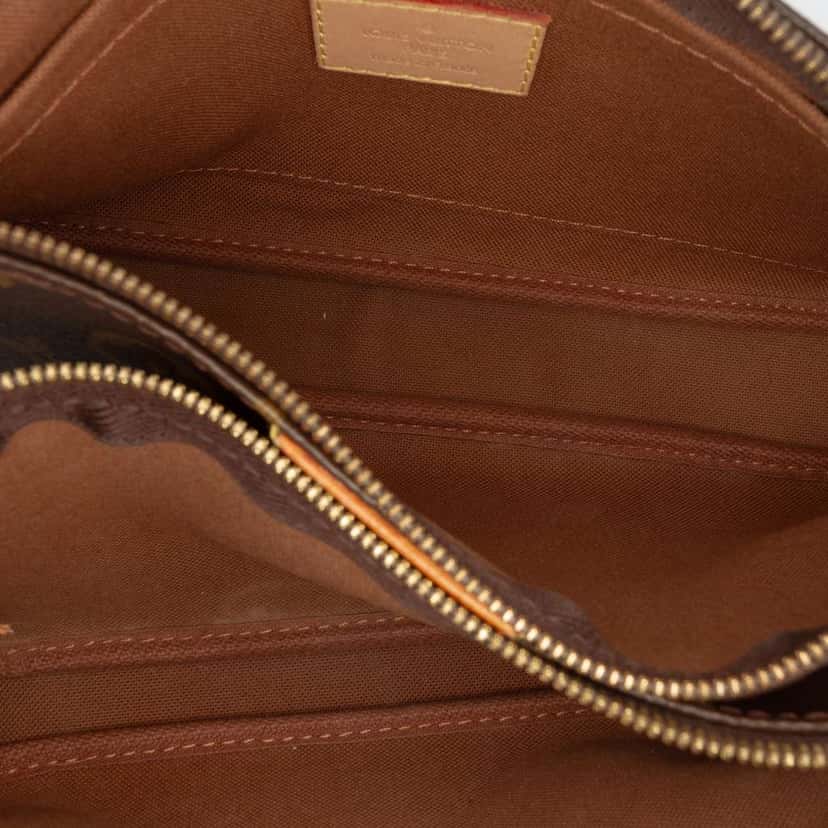 Louis Vuitton Monogram Multi Pochette Accessoires Brown Very good condition - Model View