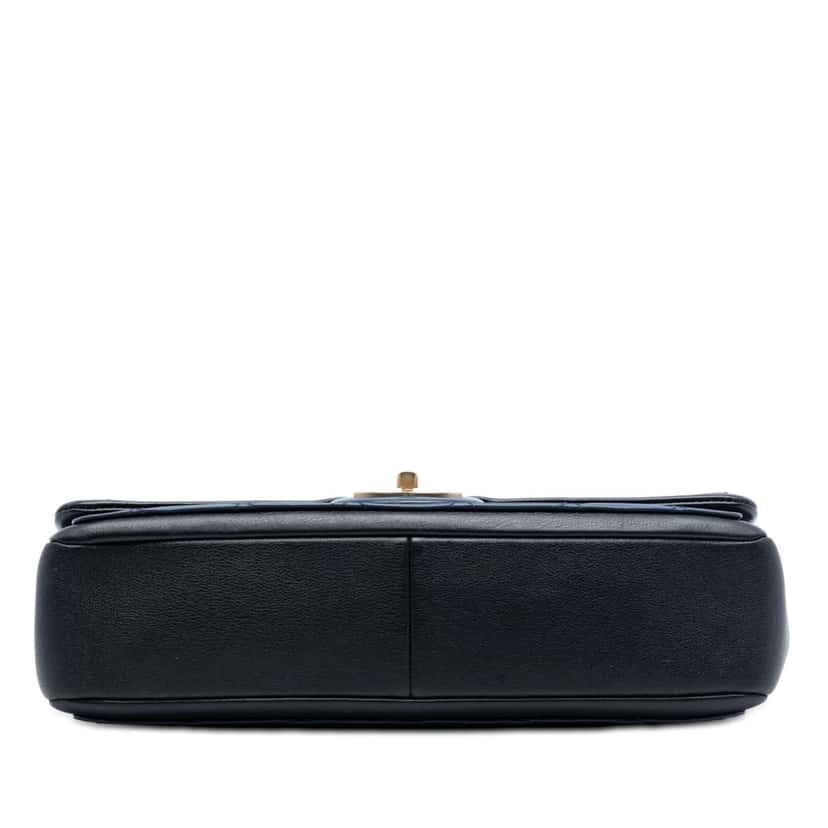 Chanel Medium Bicolor Calfskin Graphic Flap Blue Leather Very good condition - Inside View