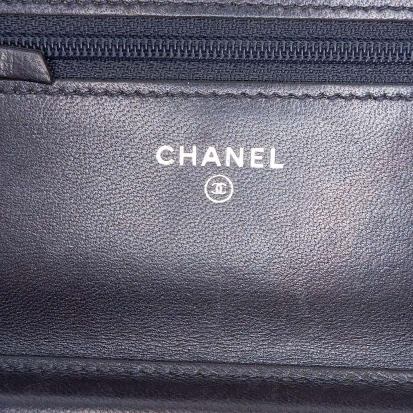 Chanel Quilted Lambskin Boy Wallet On Chain Blue Leather Very good condition - Box View