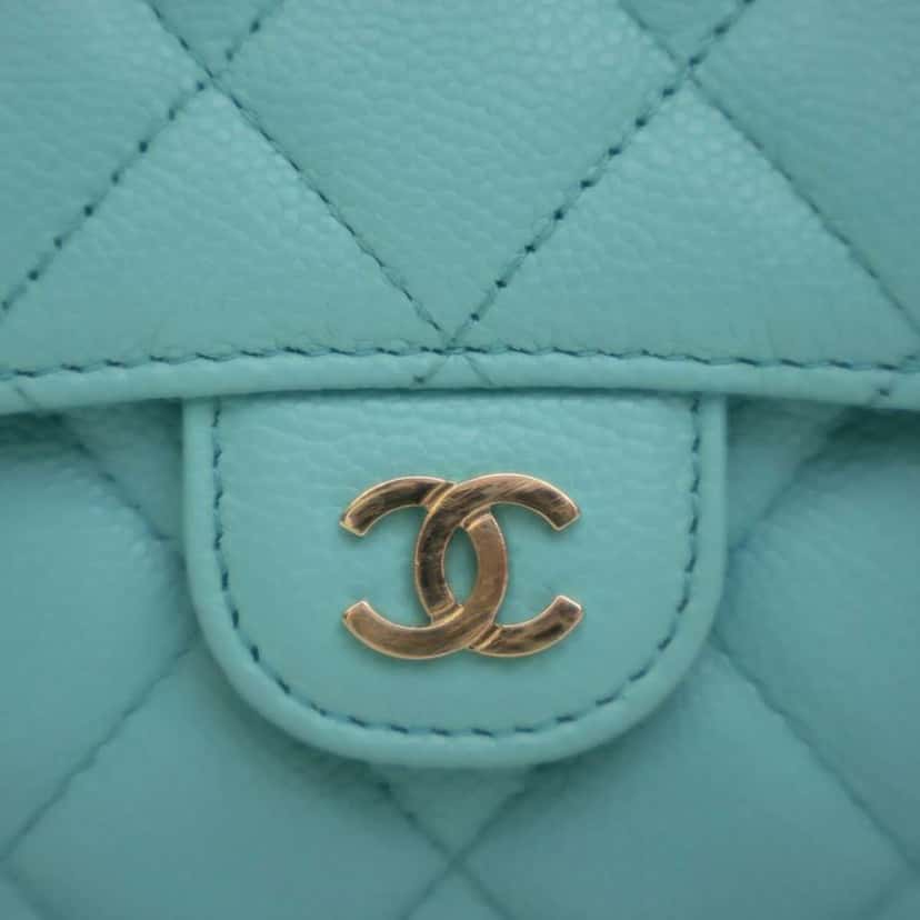Chanel CC Quilted Caviar Flap Phone Holder Wallet on Chain Blue Leather Very good condition - Box View