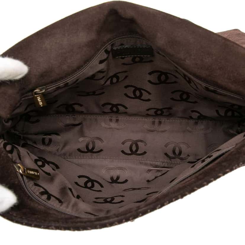 Chanel CC Suede Wild Stitch Crossbody Brown Leather Good condition - Model View