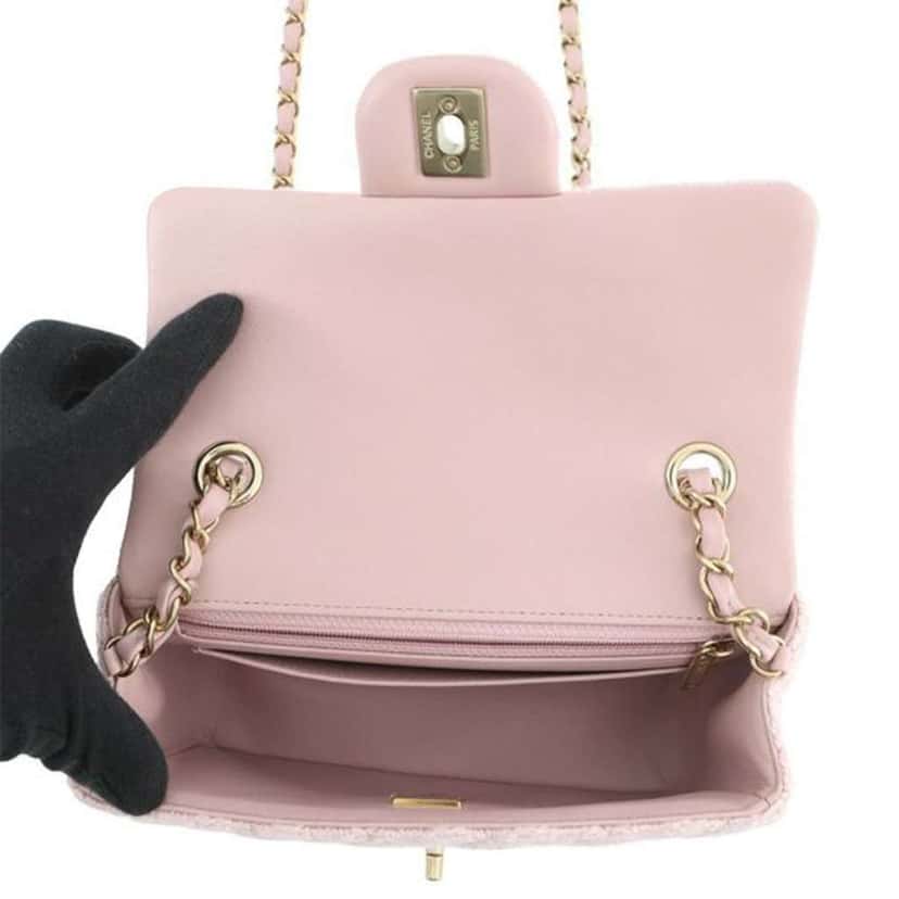 Chanel Mini Classic Rectangular Tweed Single Flap Pink Tweed Very good condition - Model View