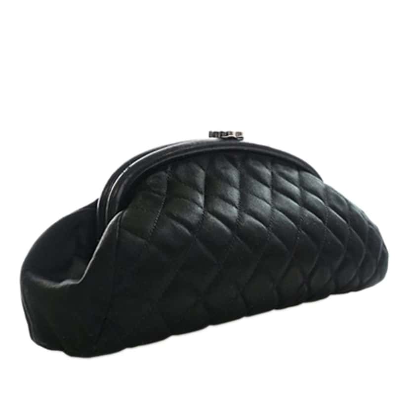 Chanel CC Quilted Satin Clutch Black Satin Good condition - Model View