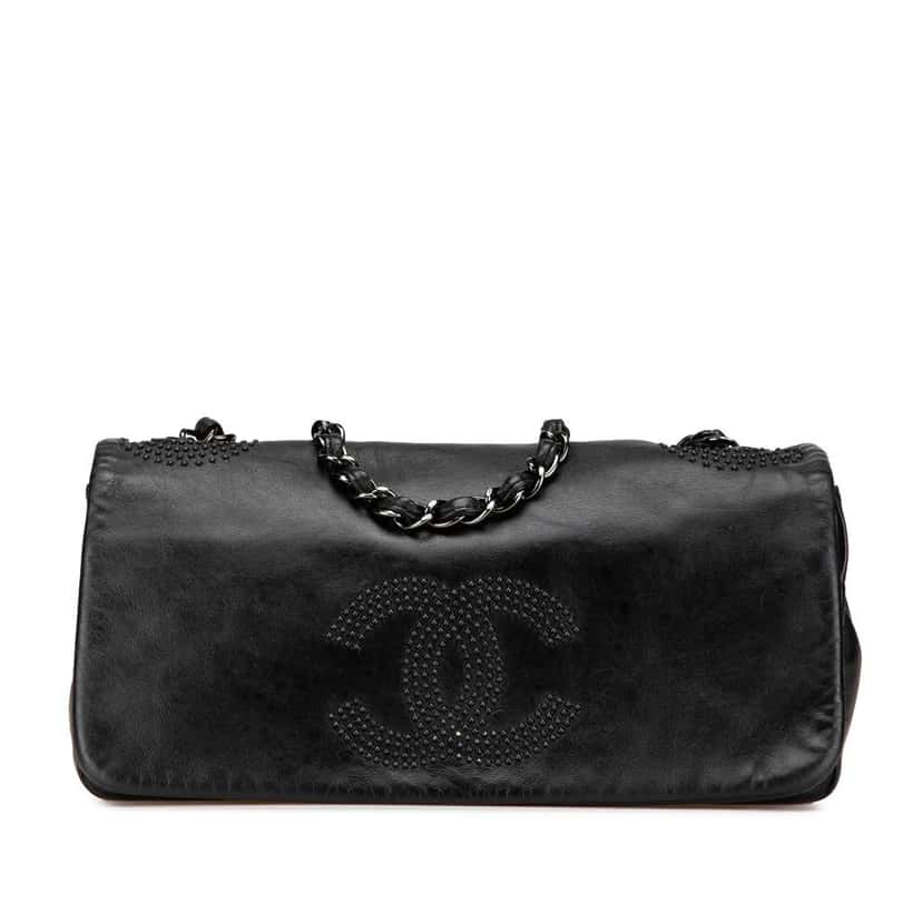 Chanel CC Studded Lambskin East West Flap Black Leather Very good condition - Front View