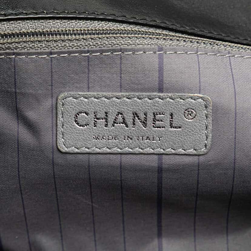 Chanel CC Studded Lambskin East West Flap Black Leather Very good condition - Box View