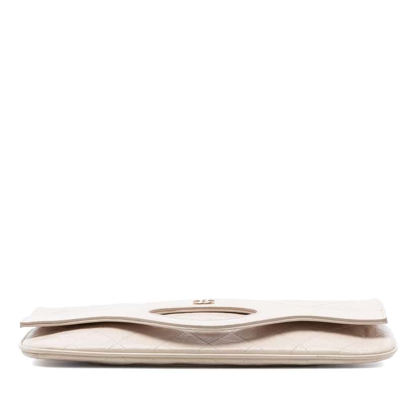 Chanel Large Shiny Crumpled Calfskin 31 Clutch White Leather Good condition - Inside View