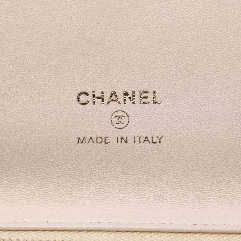 Chanel Large Shiny Crumpled Calfskin 31 Clutch White Leather Good condition - Box View