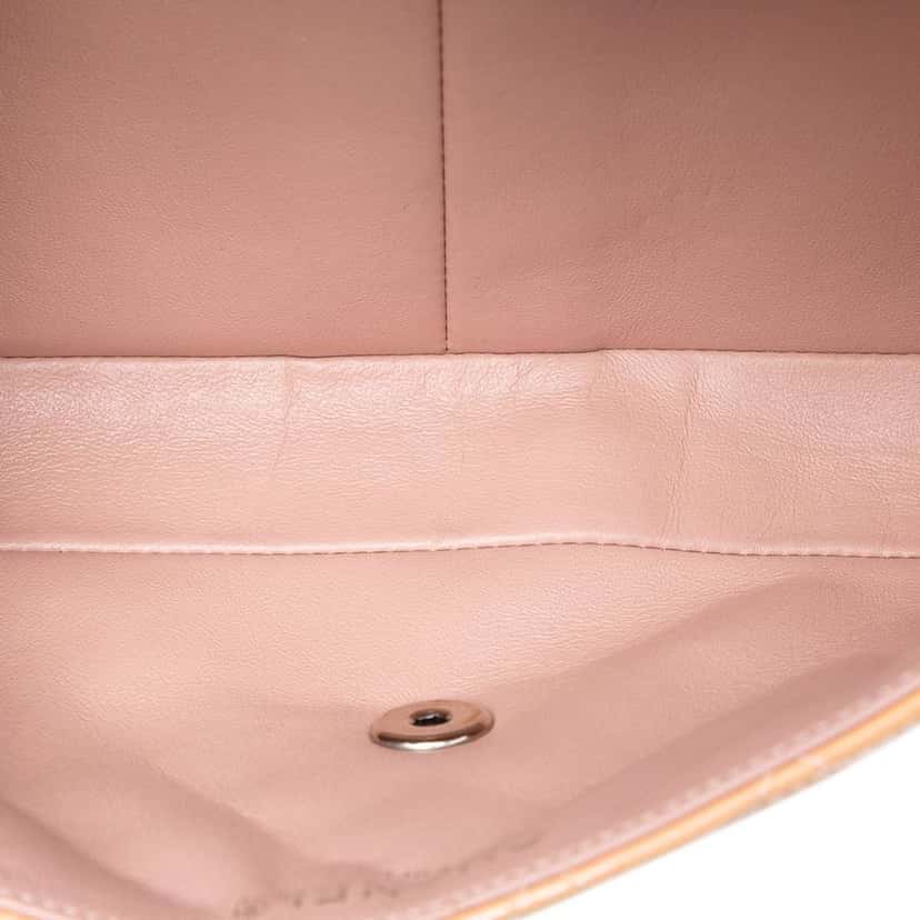 Chanel Classic Patent East West Single Flap Brown Leather Good condition - Model View