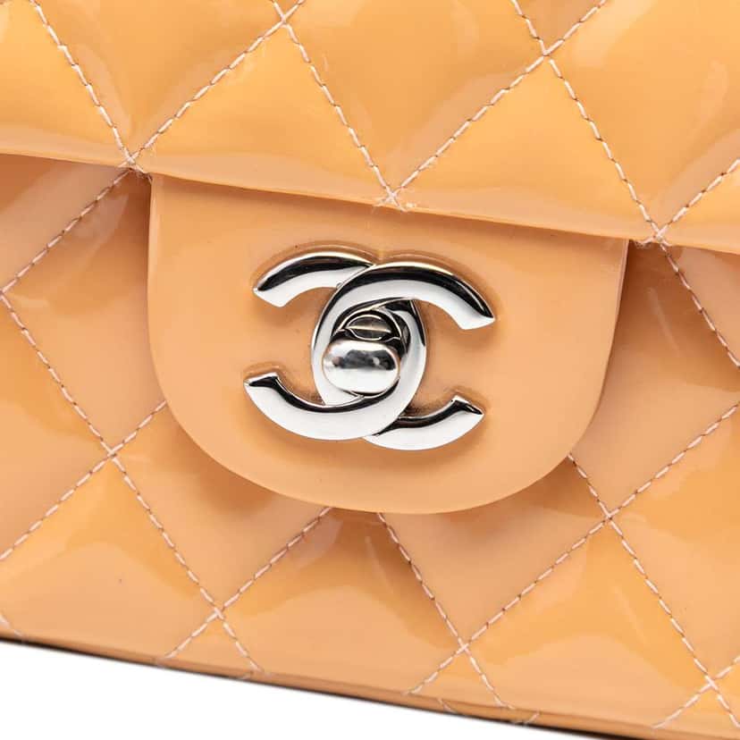 Chanel Classic Patent East West Single Flap Brown Leather Good condition - Box View