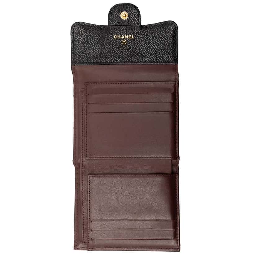 Chanel CC Quilted Caviar Trifold Wallet Black Leather Very good condition - Model View