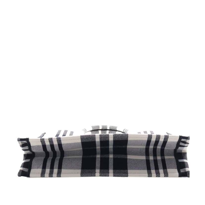 Dior Large Embroidered Canvas Check n Dior Book Tote White Canvas Very good condition - Inside View