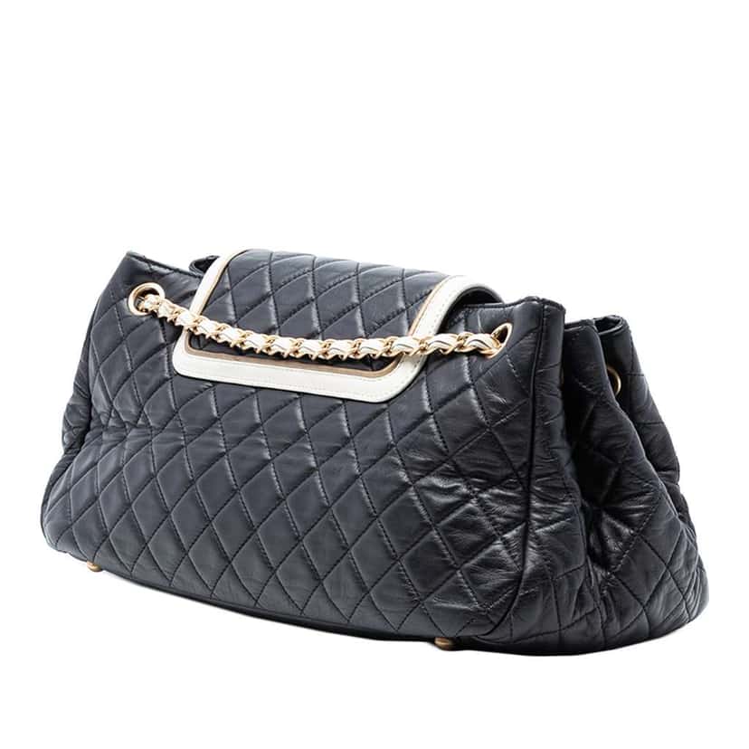 Chanel Medium Quilted Lambskin Reissue 2.55 East West Mademoiselle Accordion Flap Black Leather Good condition - Back View