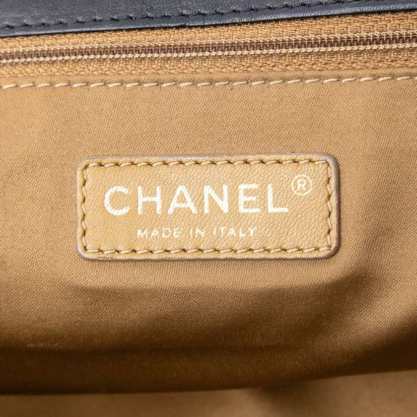 Chanel Medium Quilted Lambskin Reissue 2.55 East West Mademoiselle Accordion Flap Black Leather Good condition - Box View