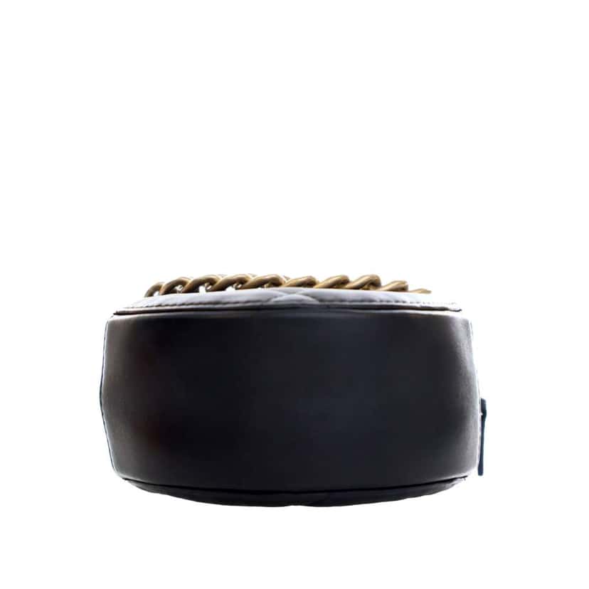 Chanel Lambskin 19 Round Clutch with Chain Black Leather Very good condition - Inside View