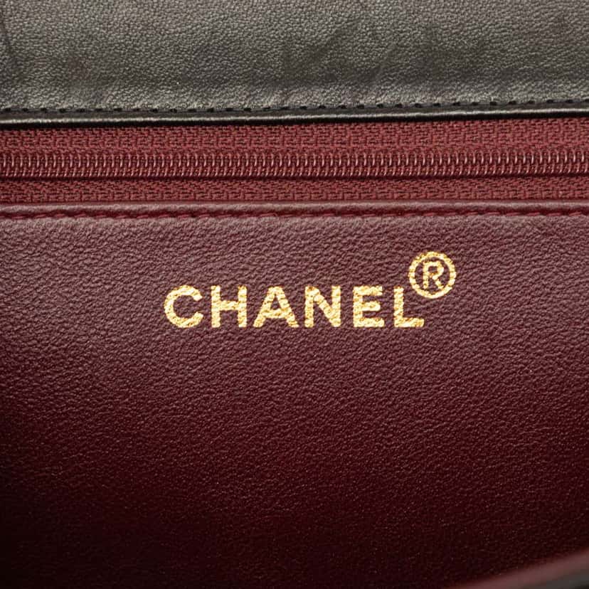 Chanel CC Quilted Lambskin Single Flap Black Leather Very good condition - Box View