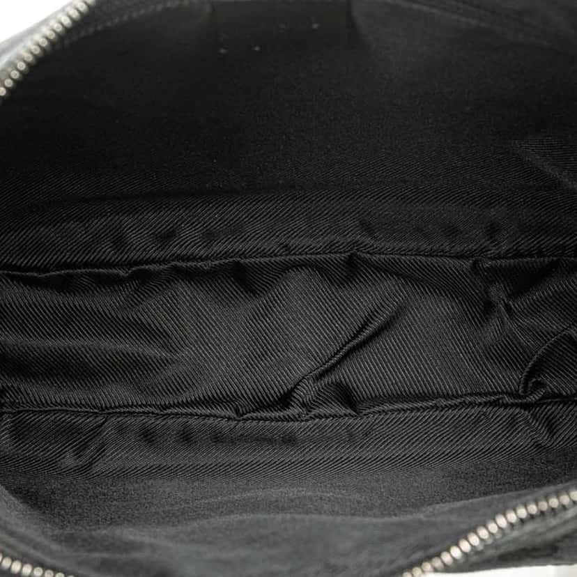 Gucci GG Canvas Crossbody Black Canvas Good condition - Model View