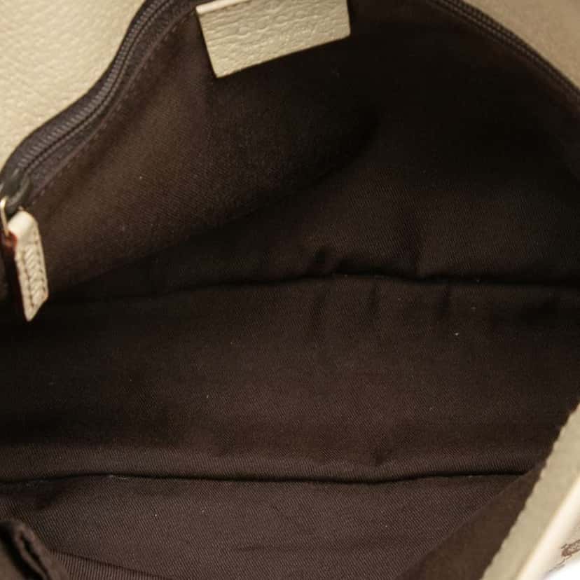 Gucci GG Canvas Eclipse Crossbody Brown Canvas Good condition - Model View