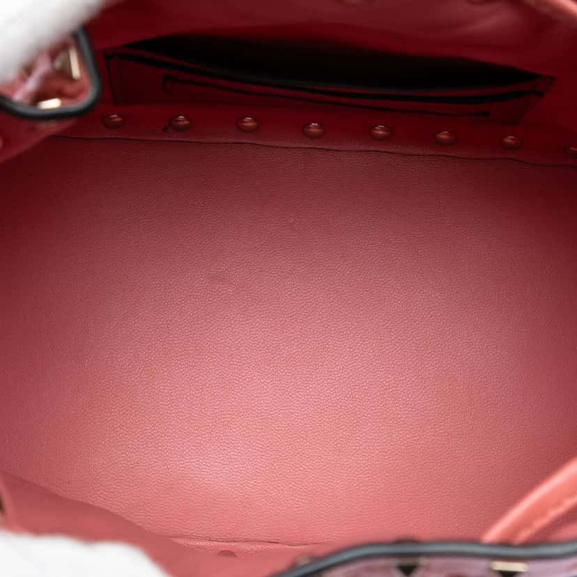 Valentino Small Leather Rockstud Spike Bucket Bag Pink Leather Good condition - Model View