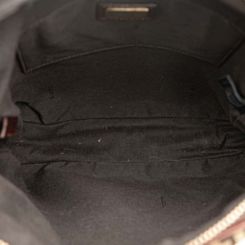 Fendi Zucchino Canvas Crossbody Brown Canvas Good condition - Model View