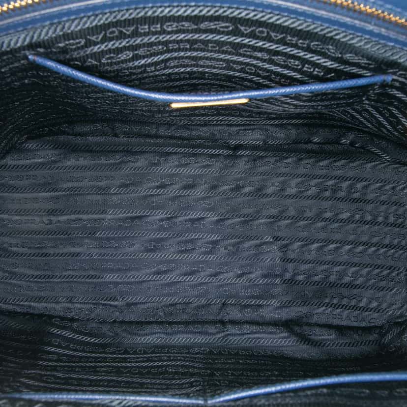 Prada Large Saffiano Lux Galleria Double Zip Satchel Blue Leather Good condition - Model View