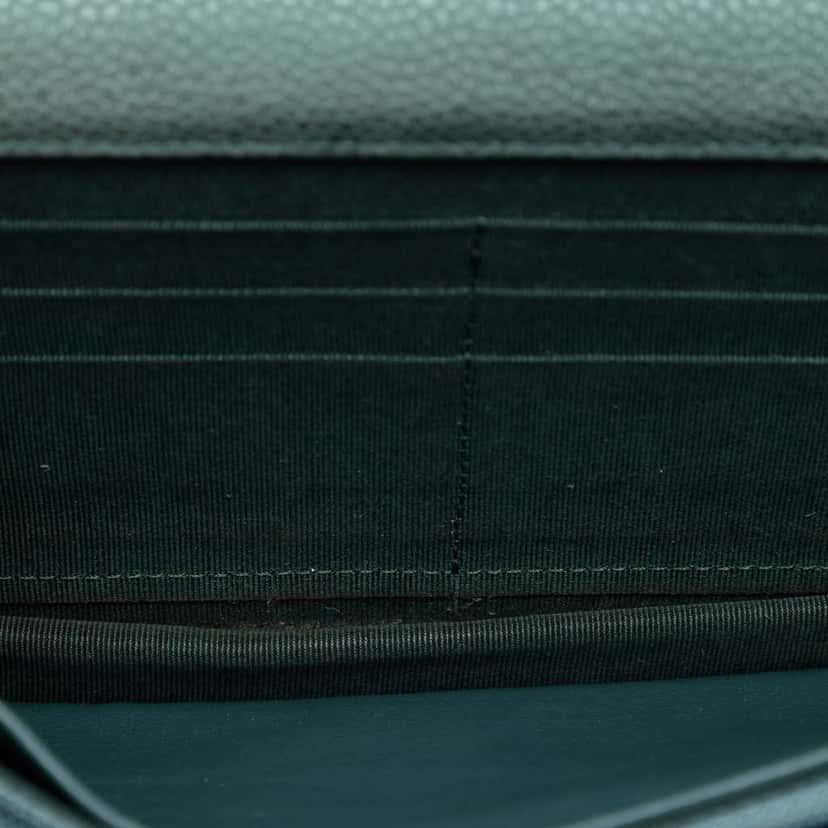 Chanel CC Quilted Caviar Wallet on Chain Blue Leather Very good condition - Model View