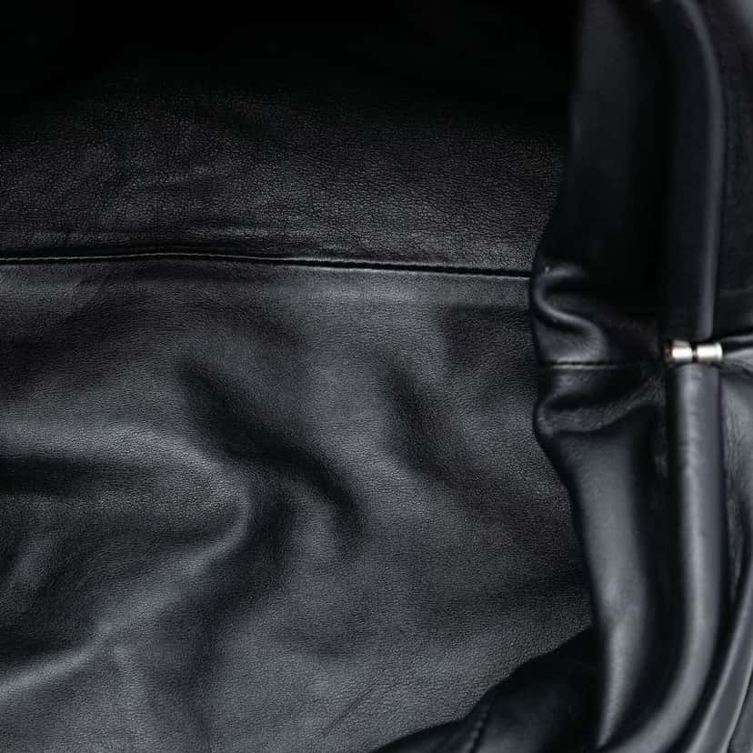 Bottega Veneta Lambskin The Pouch Black Leather Very good condition - Model View