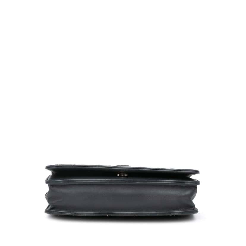 Chanel CC Studded Lambskin Camellia Wallet On Chain Black Leather Very good condition - Inside View
