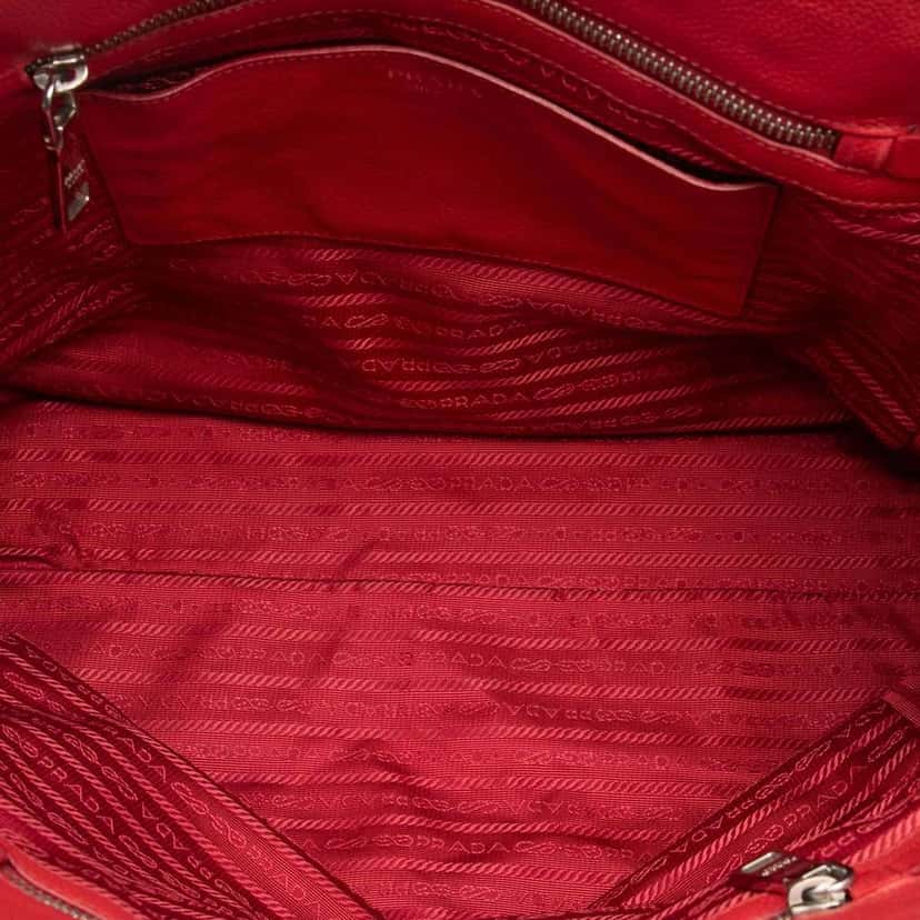 Prada Vitello Daino Tote Red Leather Very good condition - Model View