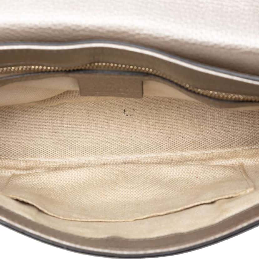 Gucci Medium Metallic Leather Soho Chain Flap Crossbody Gold Leather Very good condition - Model View